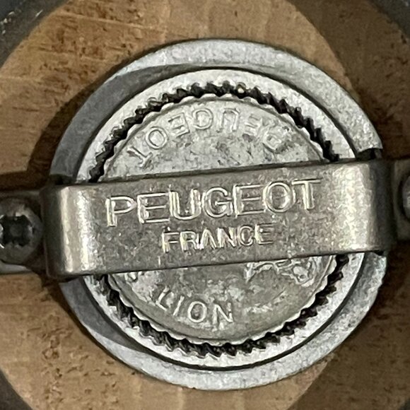 Black Peugeot France Salt & Pepper Mill Set - Picture 3 of 3